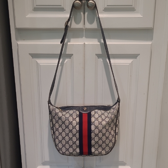Gucci Cream and Navy Bag with Red Accent - Picture 3 of 16